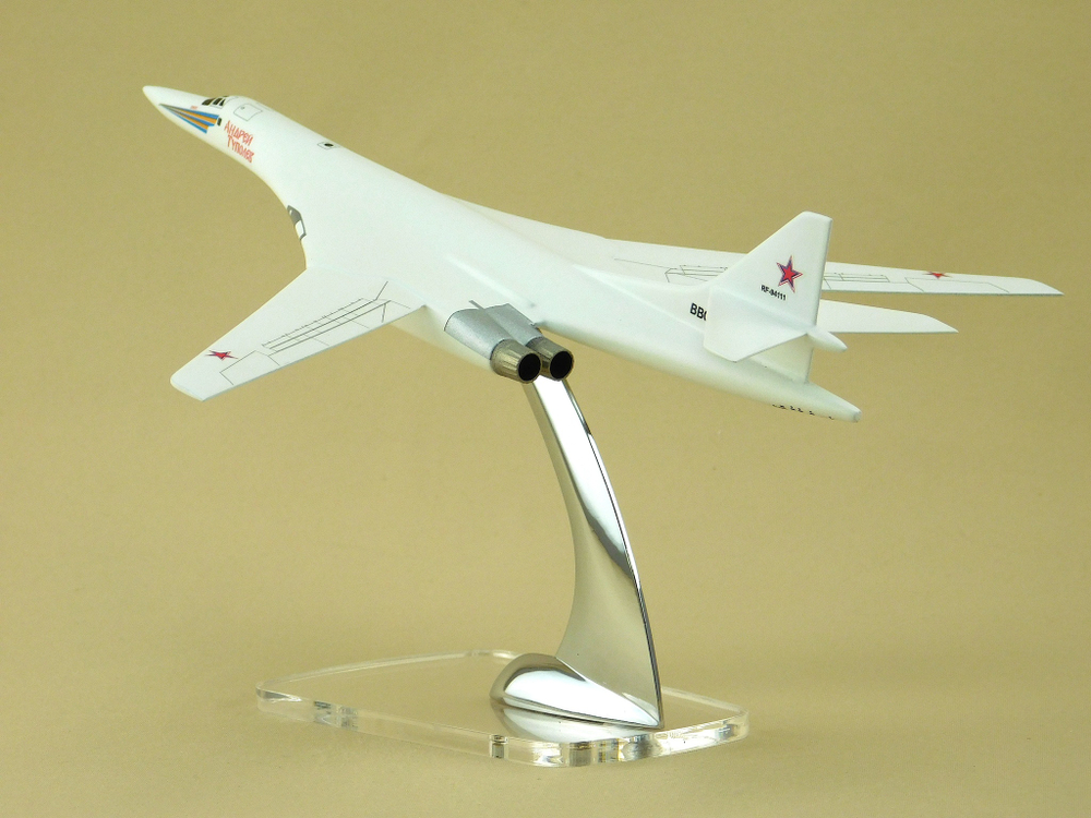 Модель самолета Ту-160 (М1:200, RF-94111, Андрей Туполев)