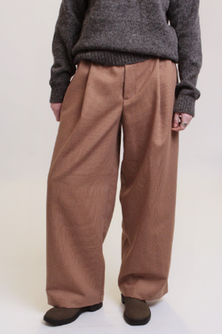 Брюки со складками из шерсти в гусиную лапку