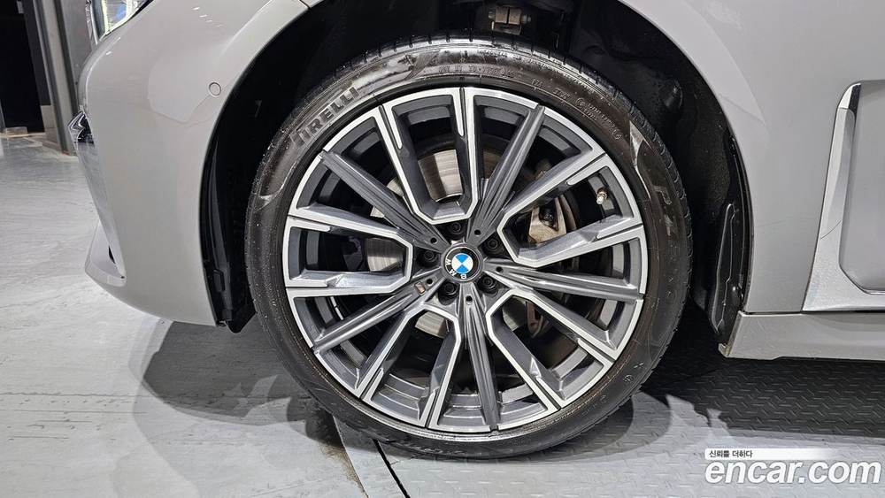 BMW 7 Series (G11) (06.2022)