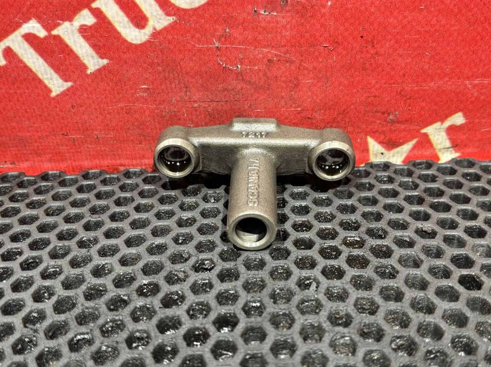 Коромысло клапана 2021г.