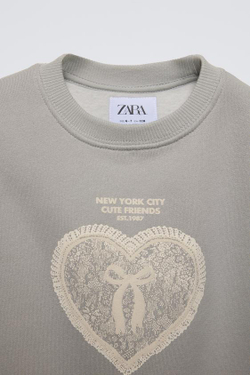 ZARA ТОЛСТОВКА С РЕЛЬЕФНЫМ УЗОРОМ «СЕРДЦЕ», СЕРЫЙ