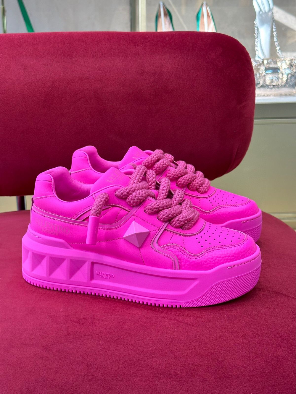 Кроссовки Valentino