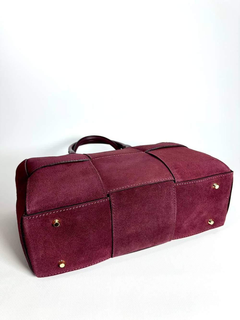 Женская сумка из натуральной замши бордового цвета