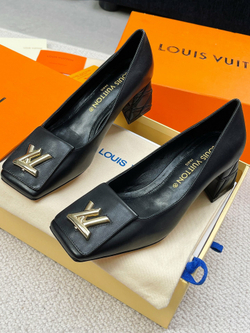 Louis Vuitton Shake Pump