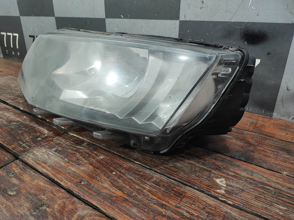 Фара левая Skoda Octavia 3 (A7) 13-17 Б/У Оригинал 5E1941017