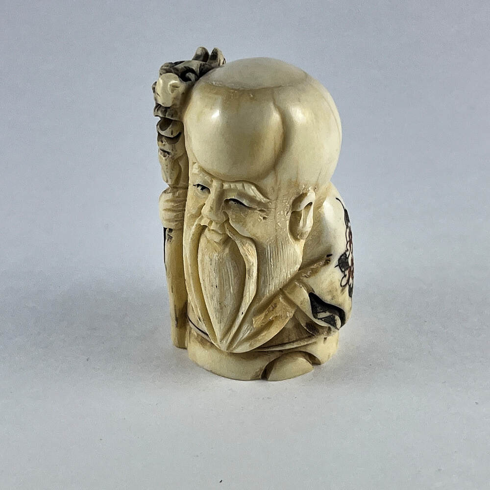 Статуэтка нэцкэ Шоу Син с персиком и посохом