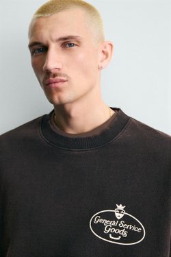 ZARA ТОЛСТОВКА С ЭФФЕКТОМ ПОТЕРТОСТИ И НАДПИСЬЮ, ЧЕРНЫЙ