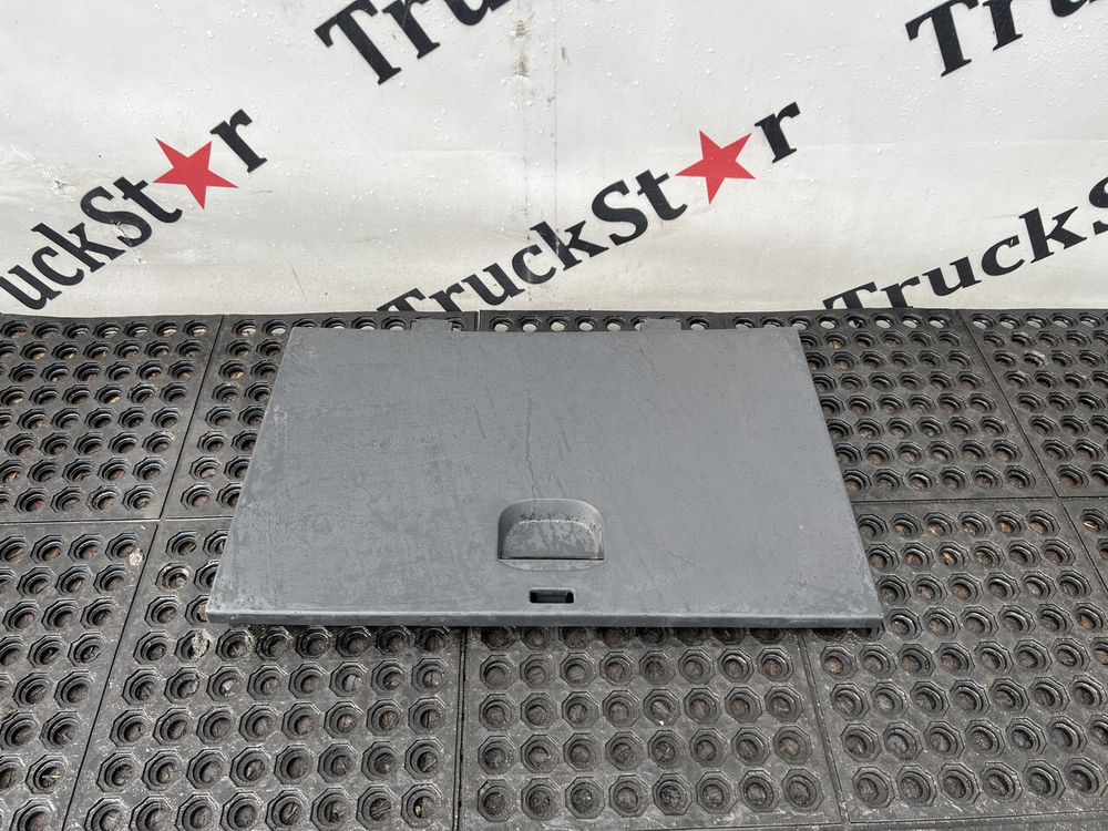 Крышка вещевого ящика 2023г