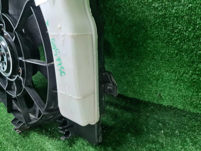 Диффузор с вентилятором Hyundai Solaris 1 (2010-2017)