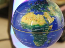 Everest Глобус левитирующий (парящий) на подставке