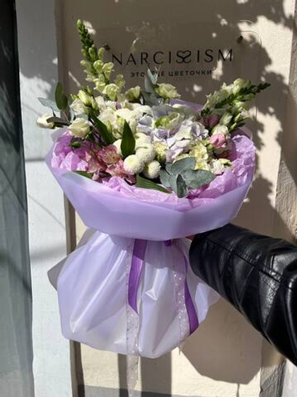 Авторский букет с гортензией, альстромерией