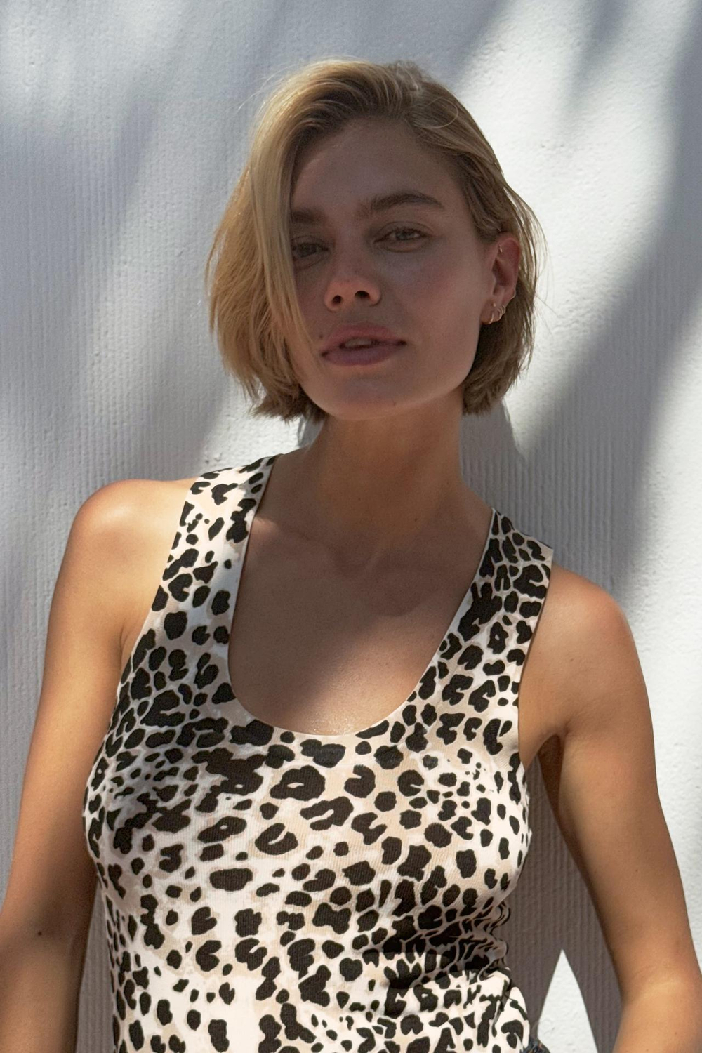 ZARA БАЗОВЫЙ ОДНОТОННЫЙ ТРИКОТАЖНЫЙ ТОП, ЛЕОПАРДОВЫЙ