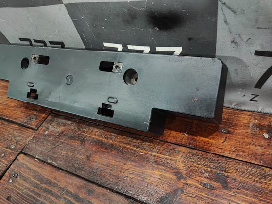 Площадка гос. номера Toyota Land Cruiser 200 15-21 Б/У Оригинал PZ32160711