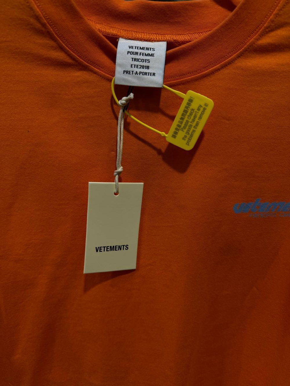 Футболка Vetements