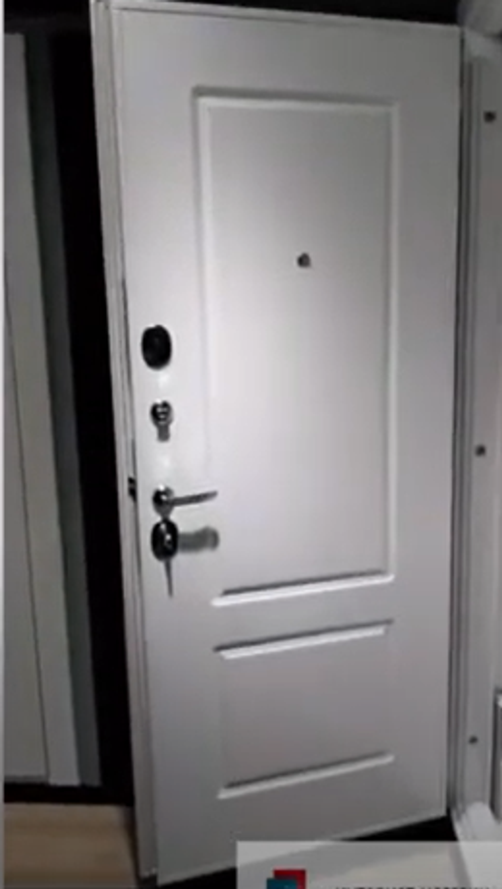 Входная дверь в квартиру Интекрон Вектор КВ-2 Белый матовый