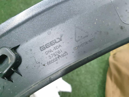 Накладка двери задняя левая Geely Tugella (2019-н.в.)