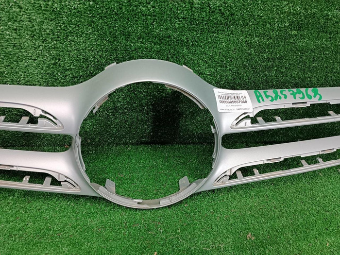 Накладка решетки радиатора Mercedes GLC X253 (2015-2019)