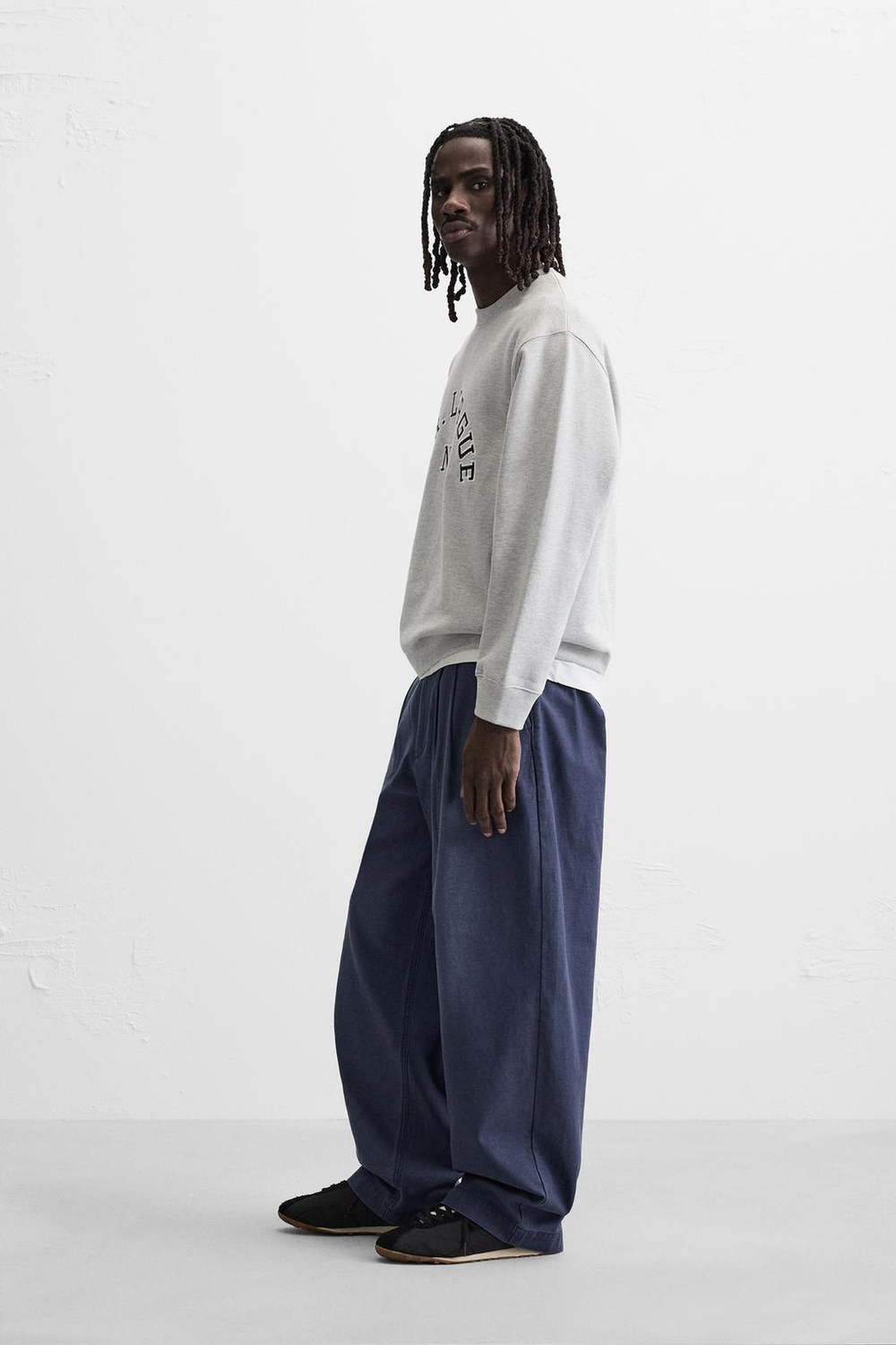 Джинсы relaxed fit с защипами