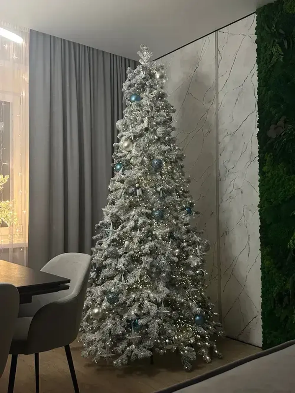 Заснеженная ель «Кадриль» (Литая хвоя) 210 см / 2,1 м