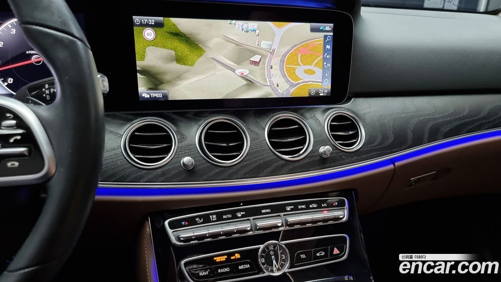 Mercedes-Benz E-Class W213 E300 Avangarde (07.2020)