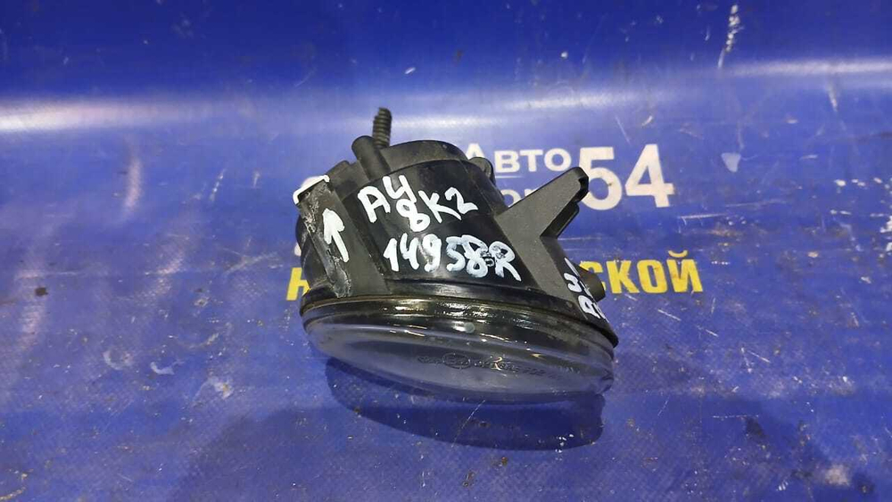 Туманка правая AUDI A4 2008-2012
