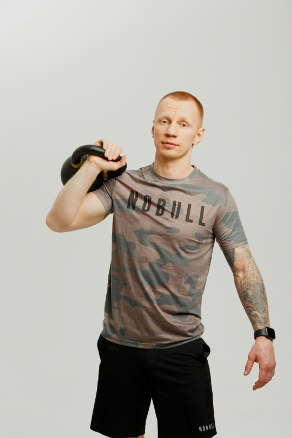 Футболка NOBULL хаки камуфляж