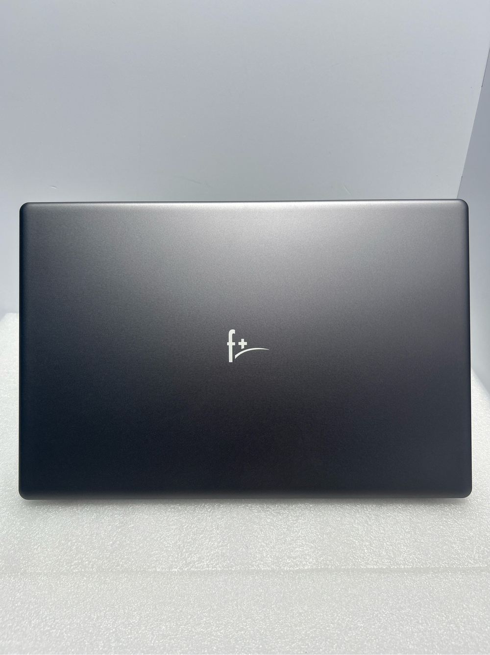 Ноутбук F+ FLAPTOP R-Series (FLTP-5R7-16512-W) 15.6"/AMD Ryzen 7 5825U/RAM 16GB/SSD 512GB/AMD Radeon RX Vega 8/1920x1080/IPS/Win11/Подсветка кл-ры: LED/серебристый Состояние: B1