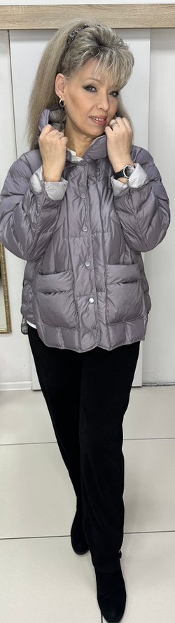 Весенне-осенняя курточка в сиреневом цвете