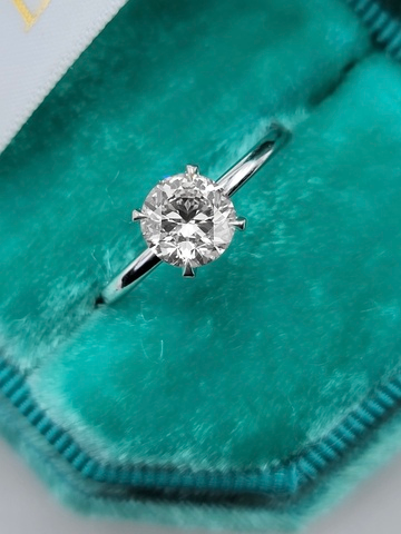 Кольцо с бриллиантом 1 карат