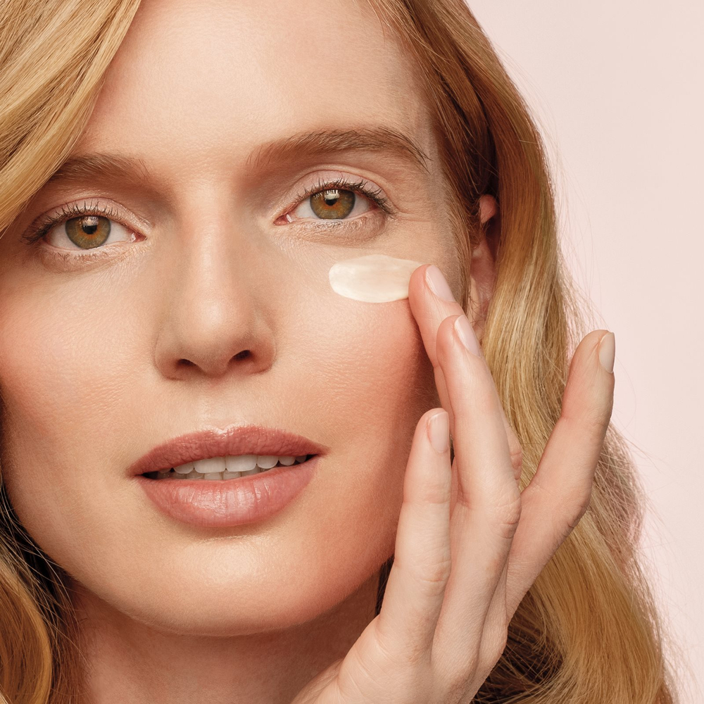 Shiseido Benefiance Wrinkle Smoothing Eye Cream - питательный крем для глаз, уменьшающий морщины /   15  ml  / GTIN 768614208570