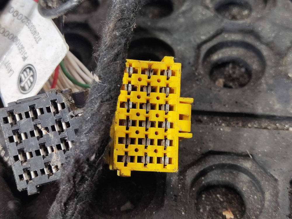 Проводка двери левой 2023г