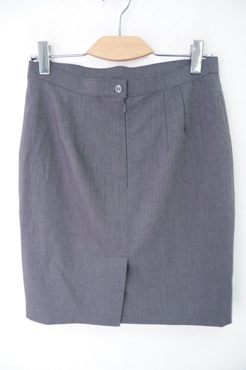 Юбка серая классическая 46 размер