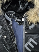 Куртка зимняя для девочки с сумочкой.