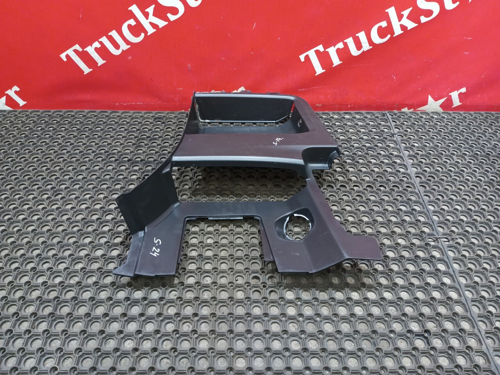 Корпус подножек левый 2021г.