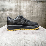 Nike Air Force 1 Luxe • Black