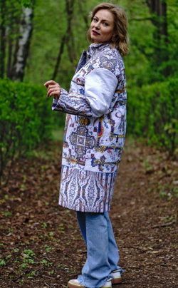 Пальто "Лабиринт", по мотивам средневековых буквиц и фантастических существ со страниц Псалтири Латтрелла