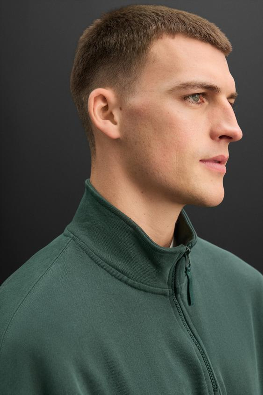 ZARA ТОЛСТОВКА С КОРОТКОЙ ЗАСТЕЖКОЙ-МОЛНИЕЙ, ЗЕЛЕНЫЙ