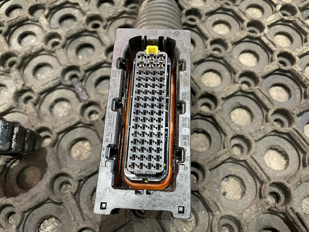 Проводка форсунок двигателя MX13 2020г.