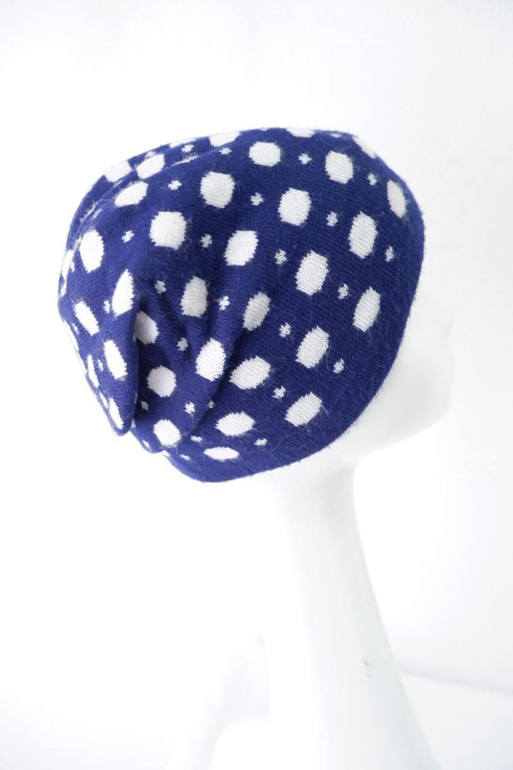 Шапка стильная