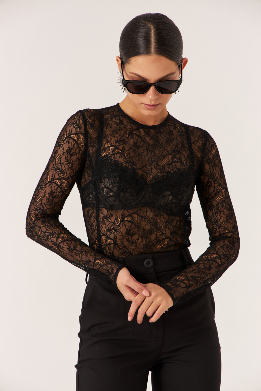 Лонгслив из кружева