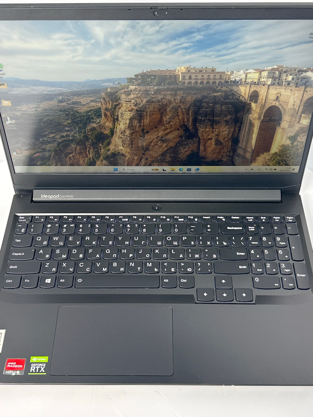 Ноутбук Lenovo IdeaPad Gaming 3 15ACH6 (82K201D1RK) 15.6"/AMD Ryzen 5 5600H/RAM 8GB/SSD 256GB/Nvidia RTX3050 4GB/1920*1080/IPS/DOS/Подсветка кл-ры: LED/Черный. Состояние: Уценка/небольшой след. на матрице от клавиатуры