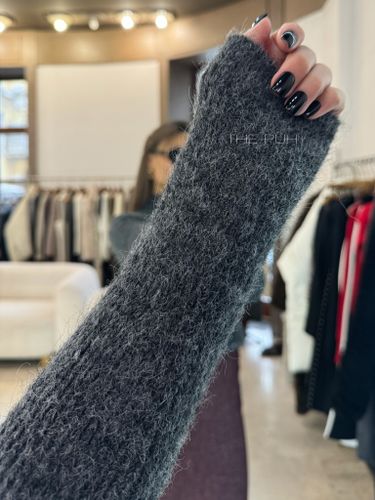 Свитер серого цвета с пайетками