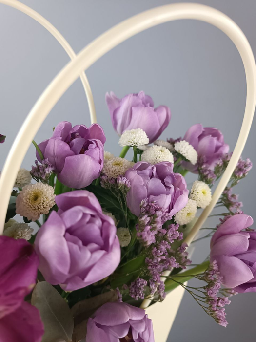 Композиция в сумочке с сиреневых тонах