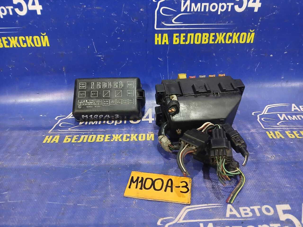 Блок предохранителей подкапотный TOYOTA DUET 1999