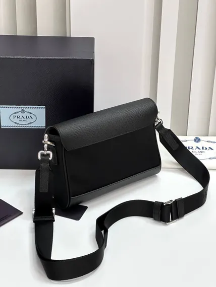 Сумка-мессенджер PRADA из нейлона и сафьяна