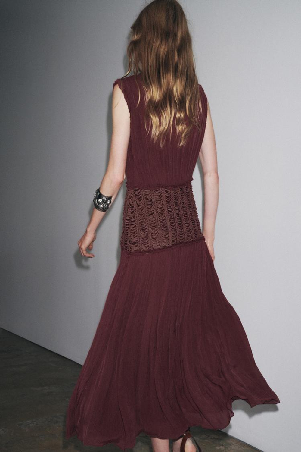 ZARA ПЛАТЬЕ С ВЫШИВКОЙ НА ТАЛИИ — ZW COLLECTION, БАКЛАЖАННЫЙ