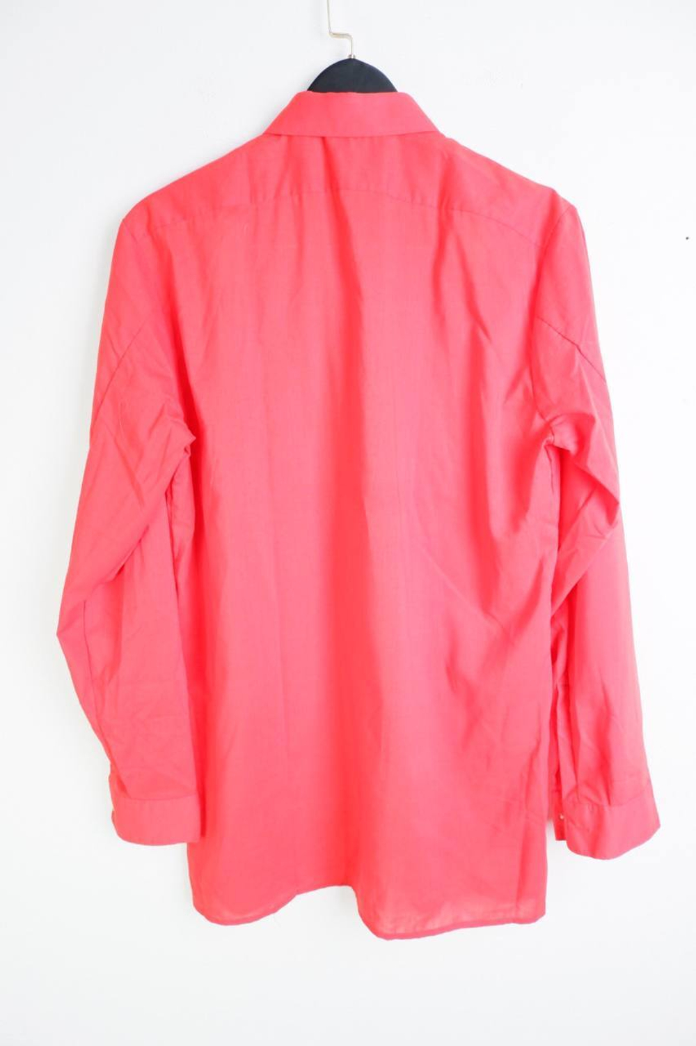 Рубашка яркого цвета, визуально на 48/50 размер