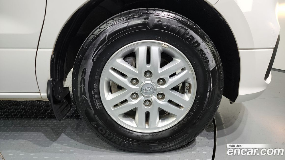 Hyundai The New Grand Starex Van 3-х местный (06.2020)
