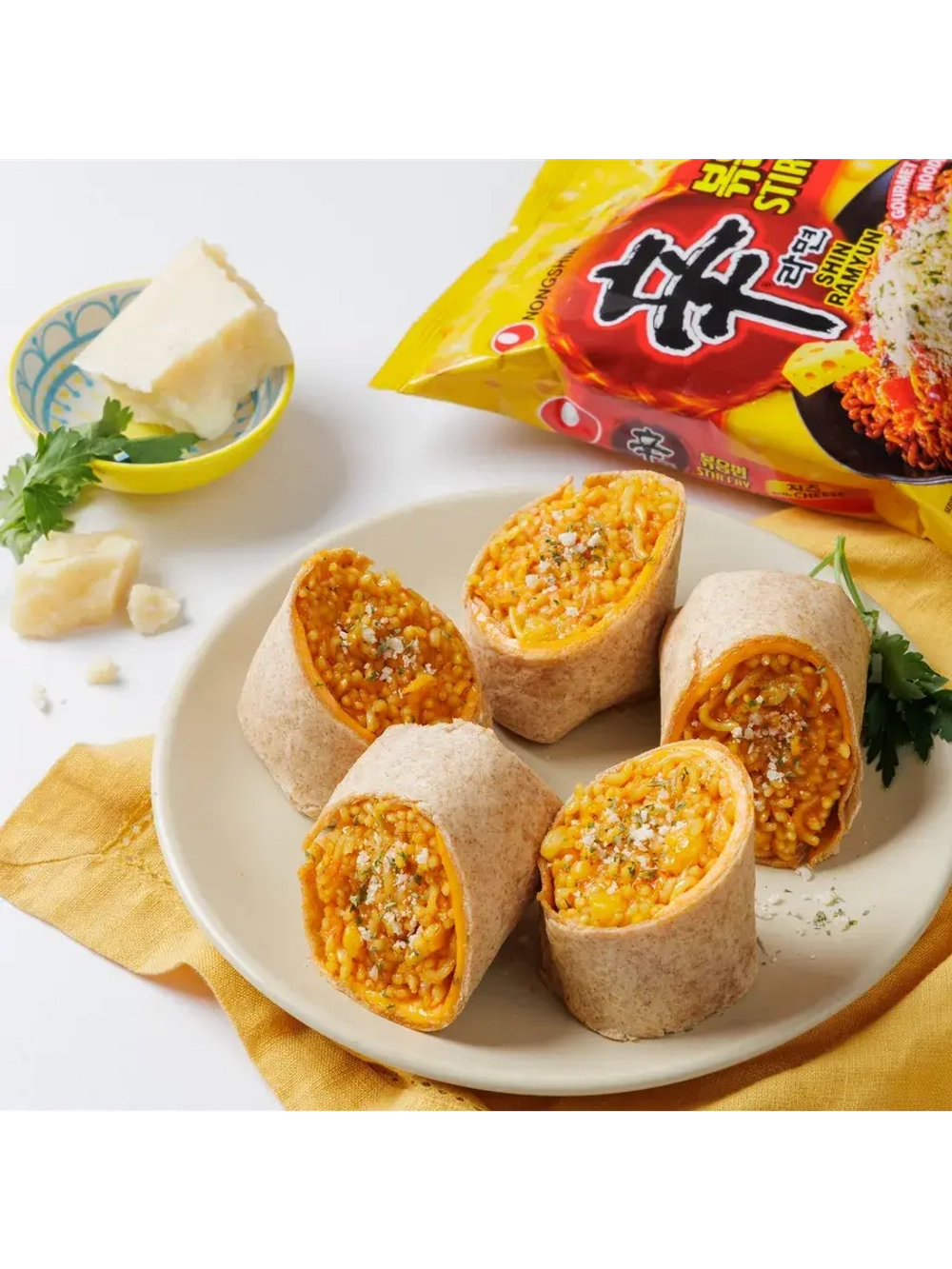 Лапша жареная с сыром Shin Ramyun Stir Fry 680 г (5 пачек)