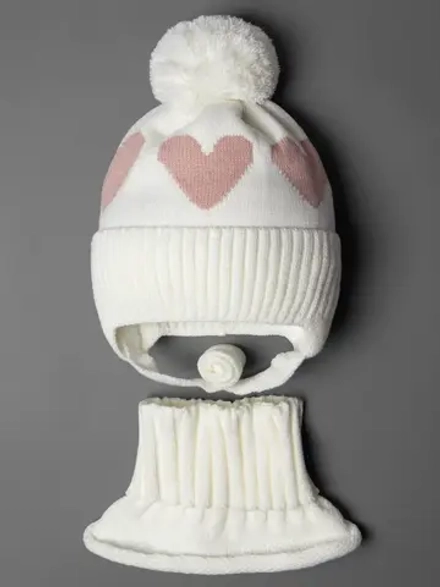 Шапка для девочки на осень с манишкой